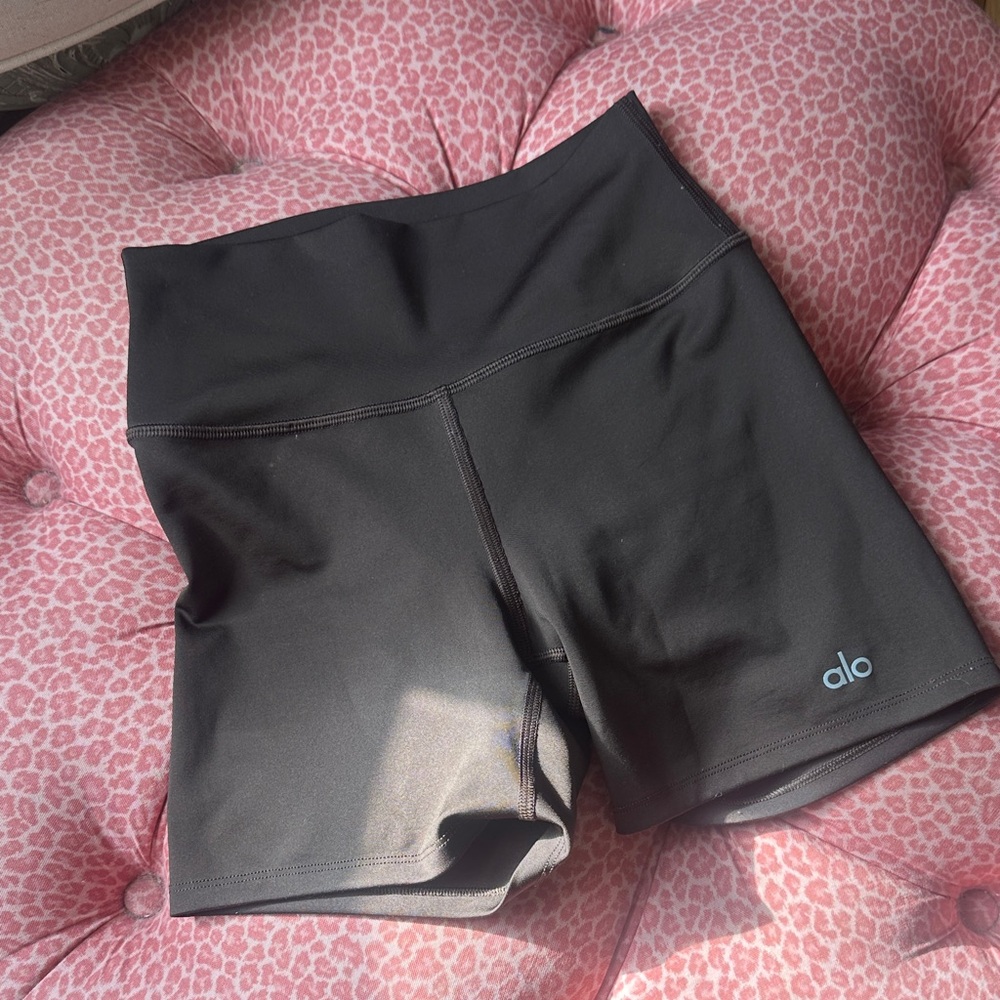 ALO Yoga Black High-Waist Bike Shorts with Subtle Logo